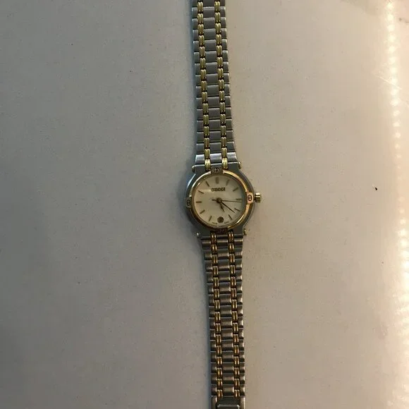 Gucci 9000L watch - Picture 1 of 10